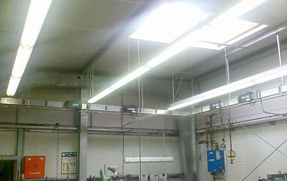 Beleuchtungsanlagen und Installationen in Gewerbebetrieben durch Elektrotechnik Krabbe in Neumünster.