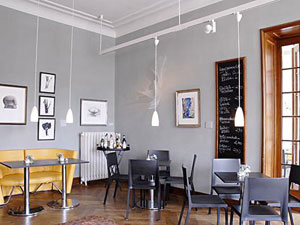 In diesem stilvollen Cafe wurde die Beleuchtung von Elektro Krabbe, Elektriker in Neumünster installiert